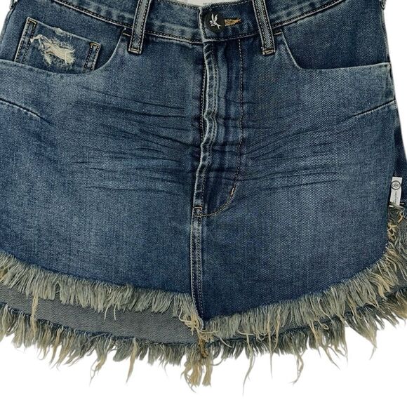 Revolve One Teaspoon Dirty Indigo Frayed Hem Cotton Mini Jeans Skirt(Size 26) - Picture 8 of 12
